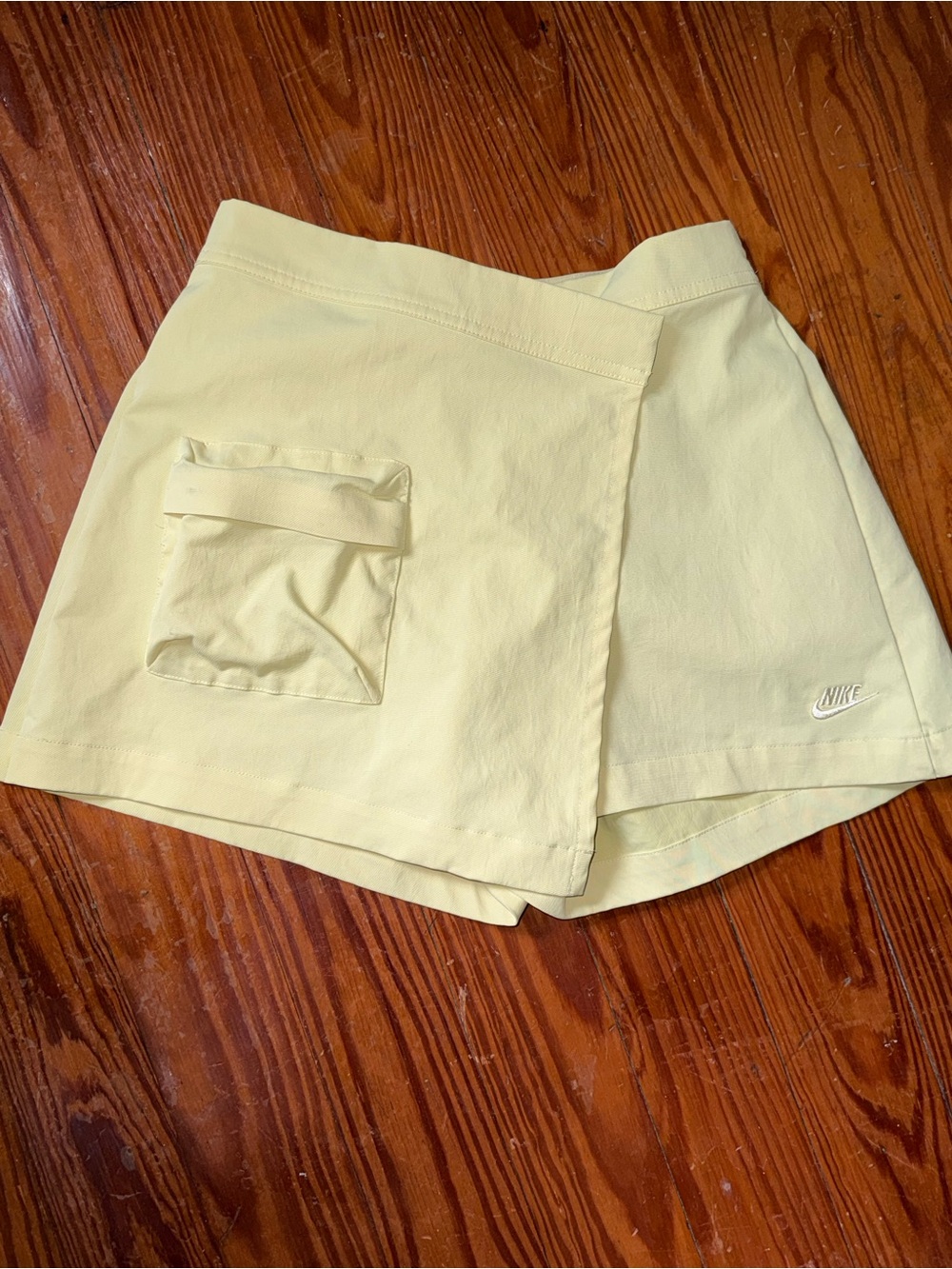 Nike Tech Pack High-Rise Wraparound Skort | Butter Yellow | XS - Picture 7 of 12